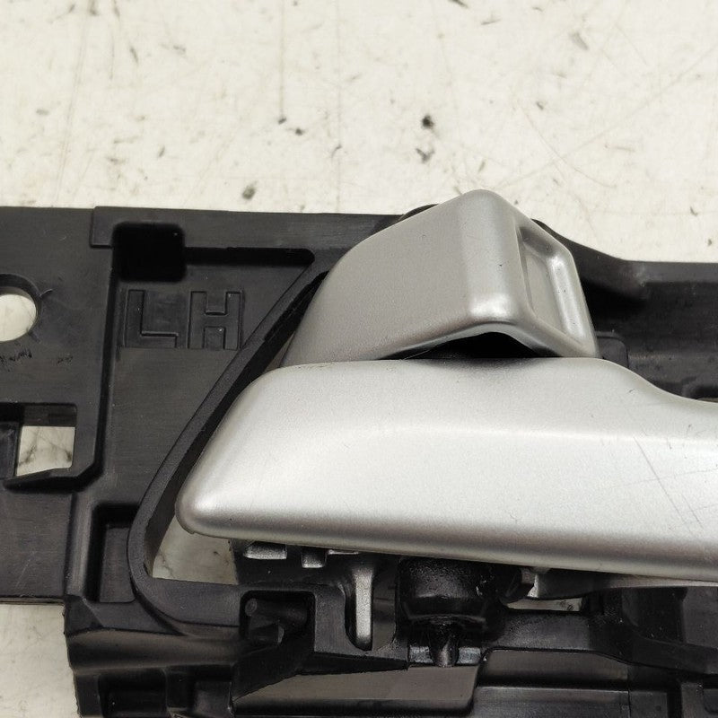 Kia Sportage Door Handle Left Driver Front Interior Inside  2020 2021 