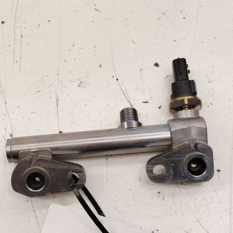 Subaru Crosstrek Passenger Right Rear Fuel Rail Injector Mount Bar 202