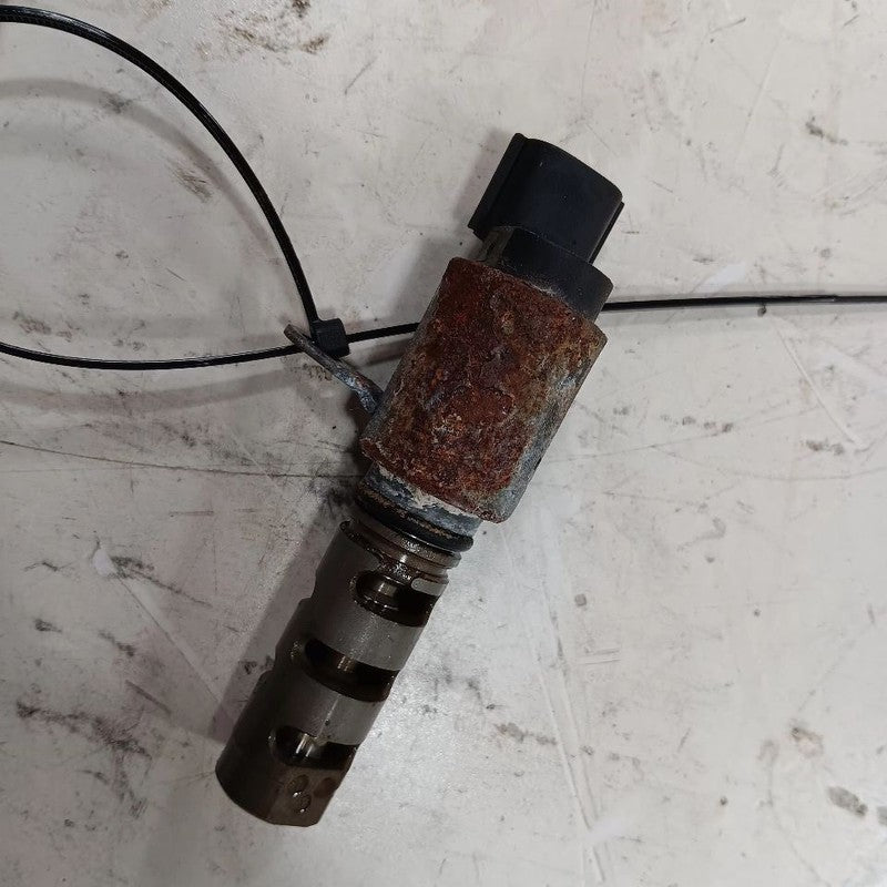 Toyota Prius C Variable Timing Oil Control Valve Solenoid Cylinder Hea