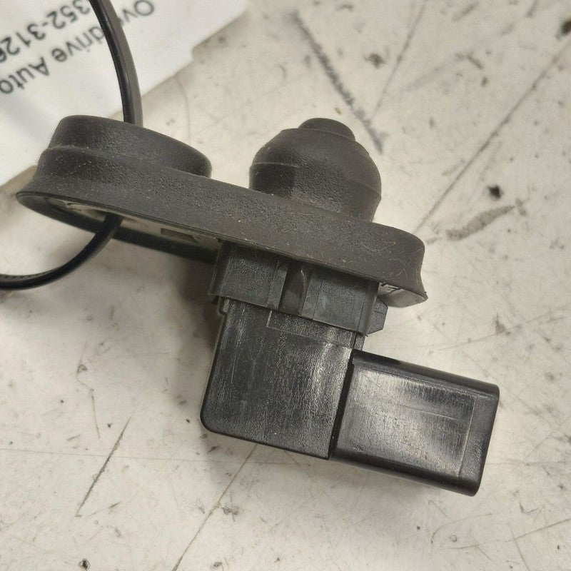Mitsubishi Outlander   Door Ajar Switch Door Open Dome Light Switch  2