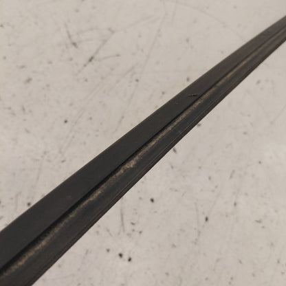 2018 Fiat 500 X Model Door Glass Window Weather Strip Trim Front Left 