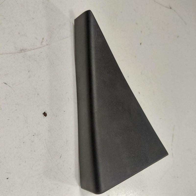 Honda Civic Window Corner Trim Right Passenger Side Rear 72940TGGAA0 2016 2017 2