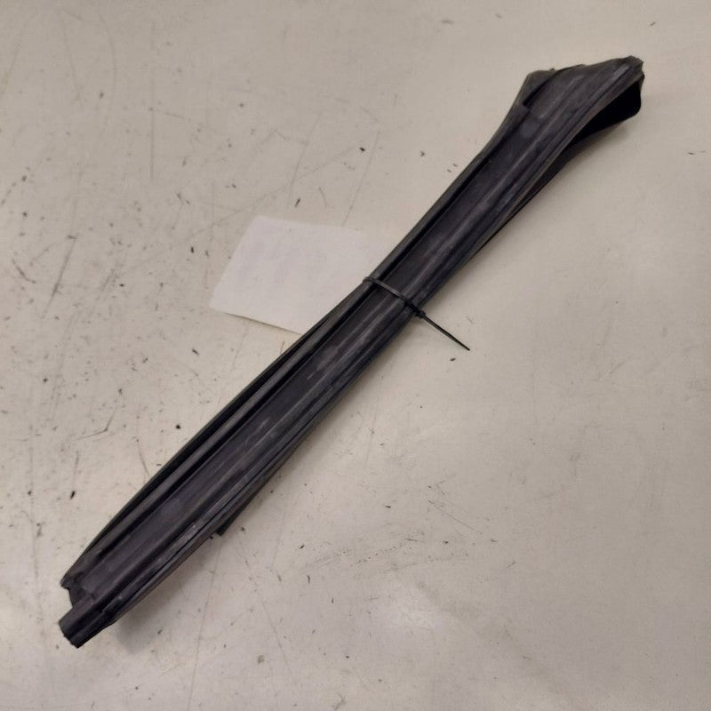 Alfa Romeo Stelvio Door Glass Window Seal Rubber Right Passenger Rear 