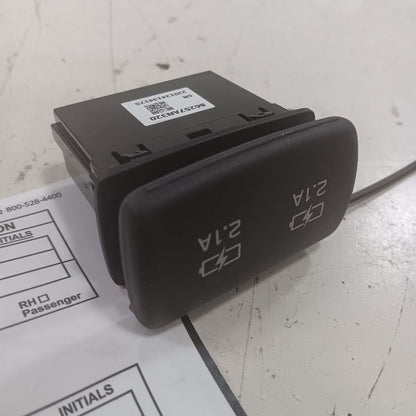 Outback Legacy USB Plug In Hub Port  2025 2024 2023 2022 2021 2020 OEM