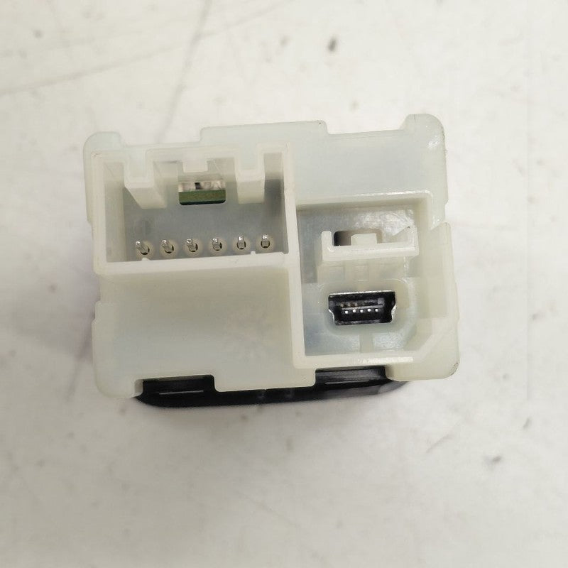 Chevy Volt USB Plug In Hub Port  2016 2017 2018 2019
