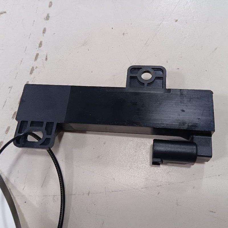 Jeep Compass Antenna Keyless Entry Module 68051315AB 2017 2018 2019 20