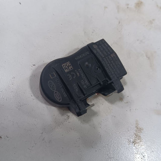 Kia Sorento TPMS Tire Pressure Monitor System Sensor  2018 2017 2016