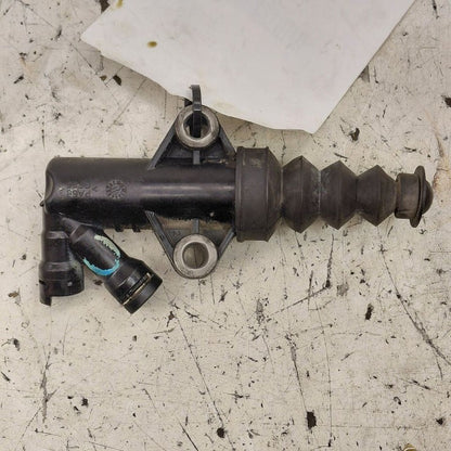 Clutch Slave Cylinder Fits 14-17 Mazda 3