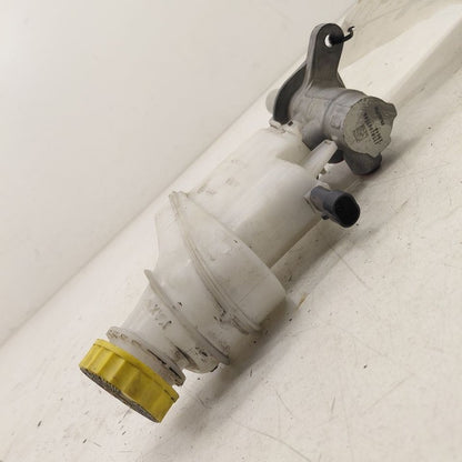 Brake Master Cylinder Fits 15-18 Jeep Renegade