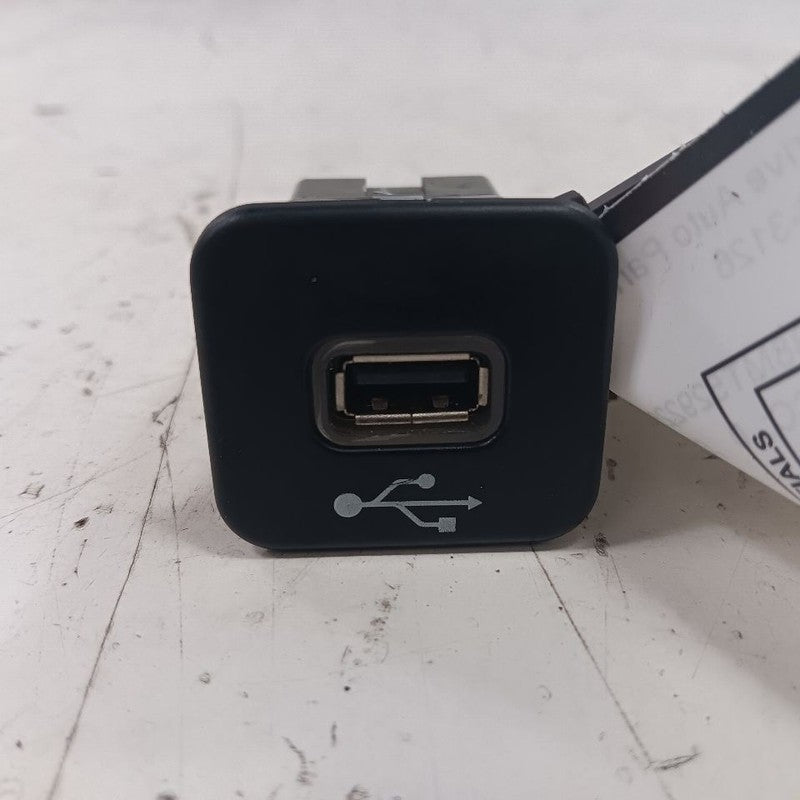 Jeep Compass USB Plug In Hub Port  2021 2020 2019 2018 2017