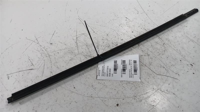Hyundai Veloster Door Glass Window Weather Strip Trim Front Right Passenger  201