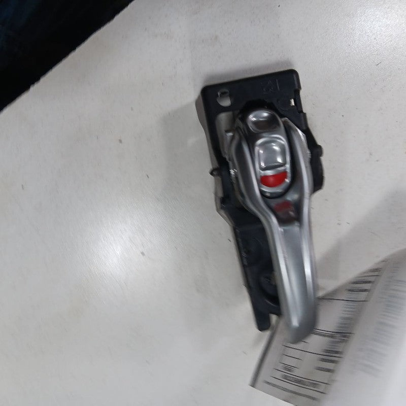 Jeep Cherokee Door Handle Right Passenger Front Interior Inside  2015 
