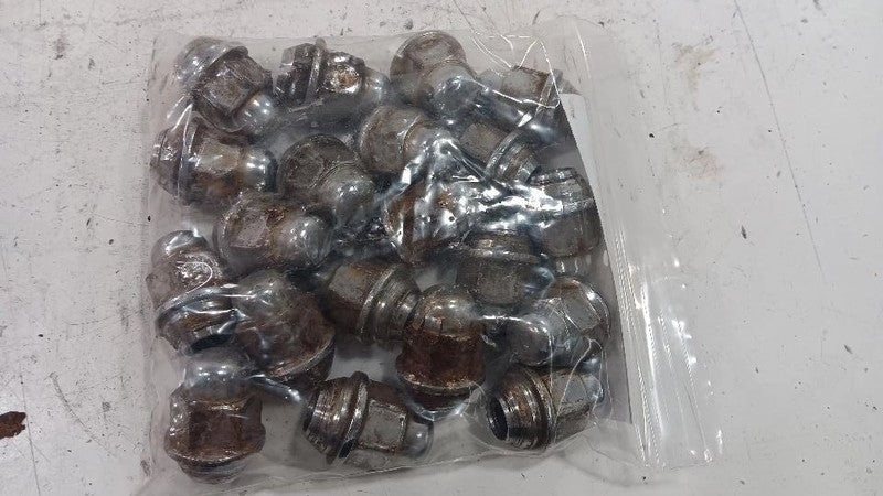 Kia Forte Lug Nut Set  2014 2015 2016 2017 2018