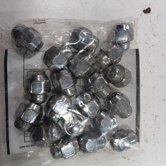 Kia Sportage Lug Nut Set  2022 2021 2020 2019 2018