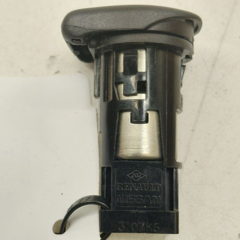Nissan Rogue 12V Power Port Socket  2017 2018 2019 OEM