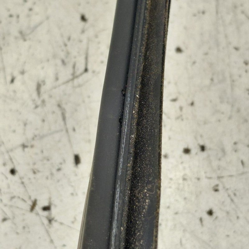 Kia Sorento Right Rear Weather Strip Interior  2018 2017 2016