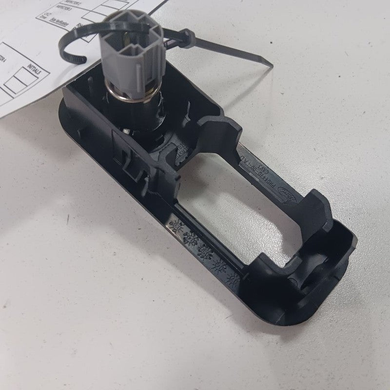 Ford Mustang 12V Power Port Socket  2015 2016 2017 OEM