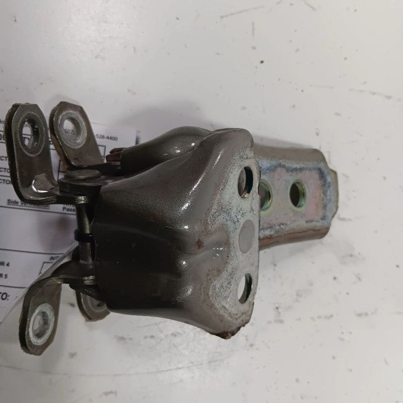 Subaru Outback Legacy Door Hinge Set Right Rear Passenger  2018 2017 2