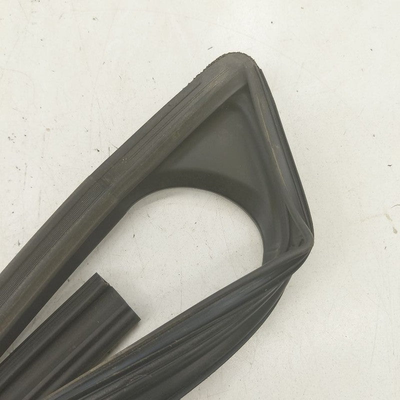 Mazda 6 Door Glass Window Seal Rubber Right Passenger Front  2018 2019
