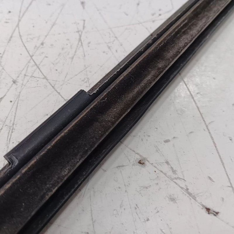 Fiat 500 Door Glass Window Weather Strip Trim Front Left Driver 2018 O
