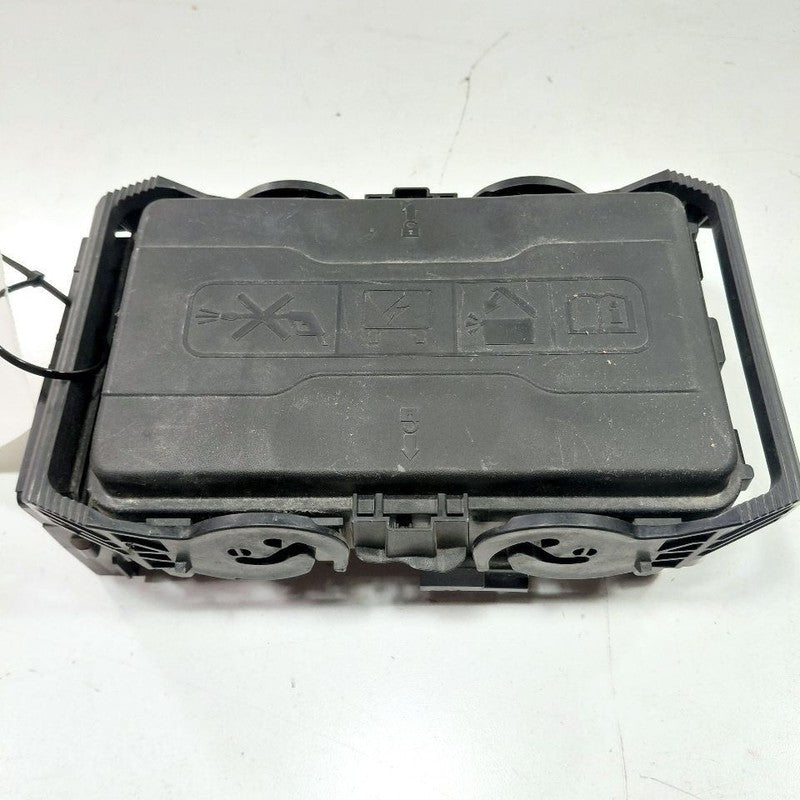 Fuse Box Wire Harness Junction Engine ID 84586306 Fits 19-21 Chevy Mal