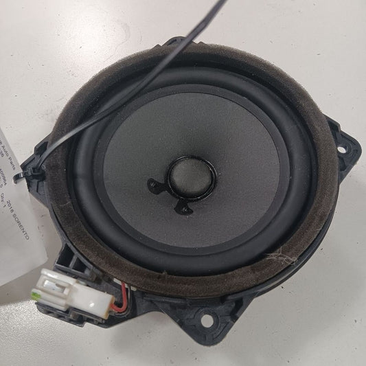 Kia Sorento Speaker Right Passenger Rear  2018 2017 2016 OEM
