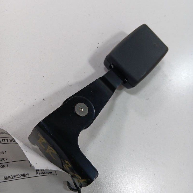 Mitsubishi Outlander Seat Belt Buckle Latch Right Passenger Third Row 