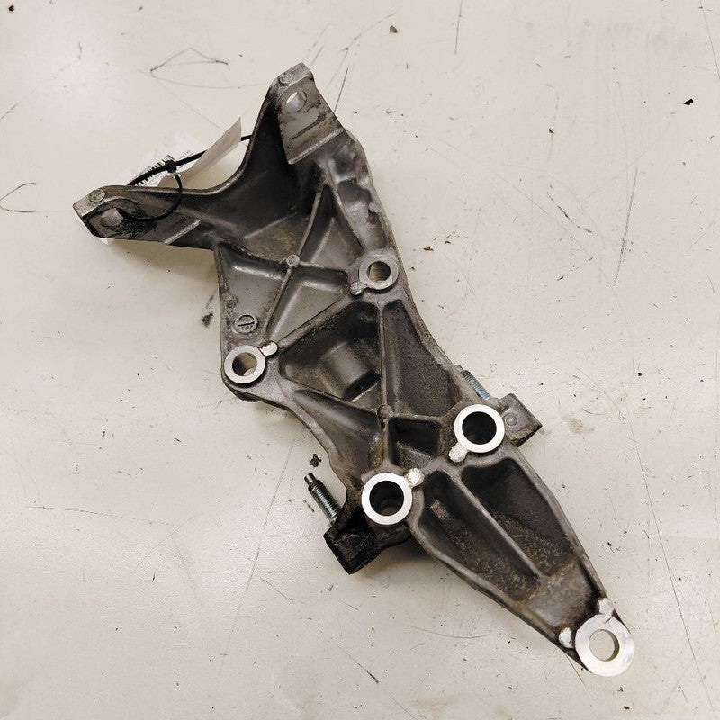 Nissan Maxima Passenger Right Side Engine Mount Bracket 3.5 2018 2017 