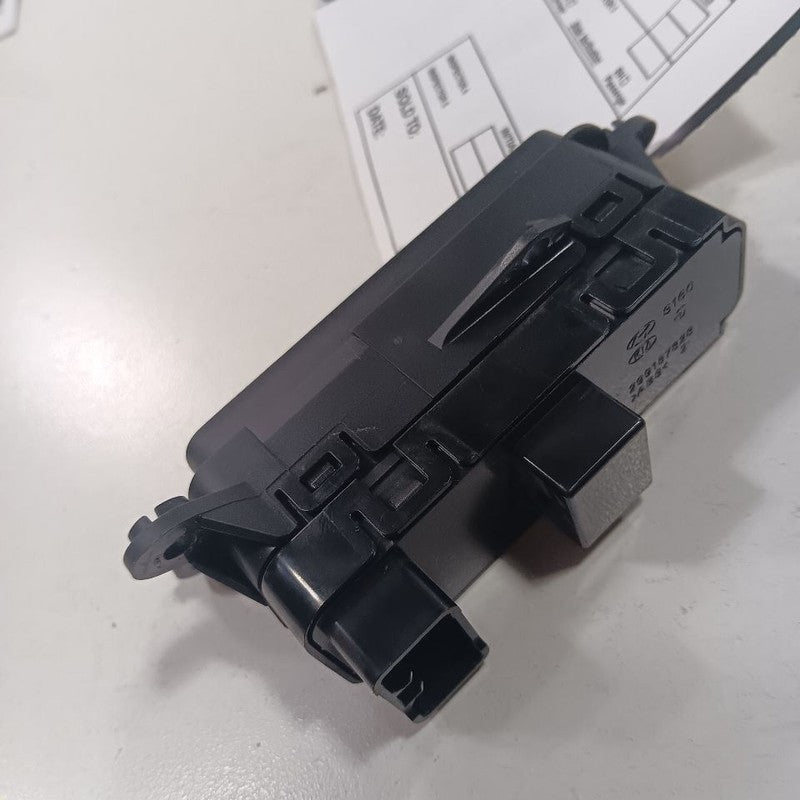 Kia Sorento Fuel Door Switch Gas Cap Cover Lid Release Button Control 