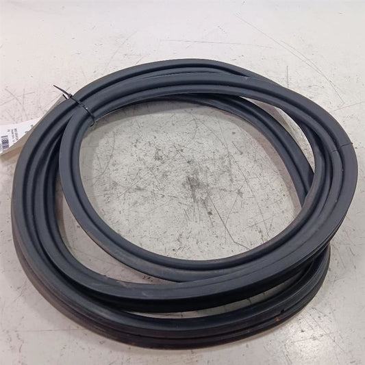 Buick Encore Trunk Lid Hatch Door Rear Back Rubber Seal  2017 2018 201