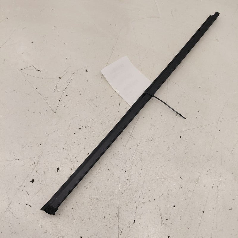 Mitsubishi Outlander   Left Front Weather Strip Interior  2018 2017 20