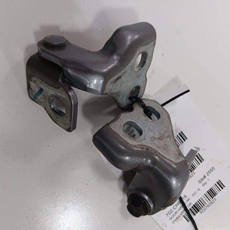 Jeep Compass Door Hinge Set Right Front Passenger  2018 2019 2020 2021