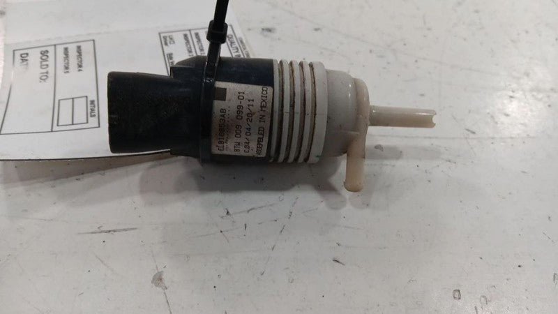 Chevy Traverse Windshield Washer Wash Fluid Reservoir Motor Pump Elect