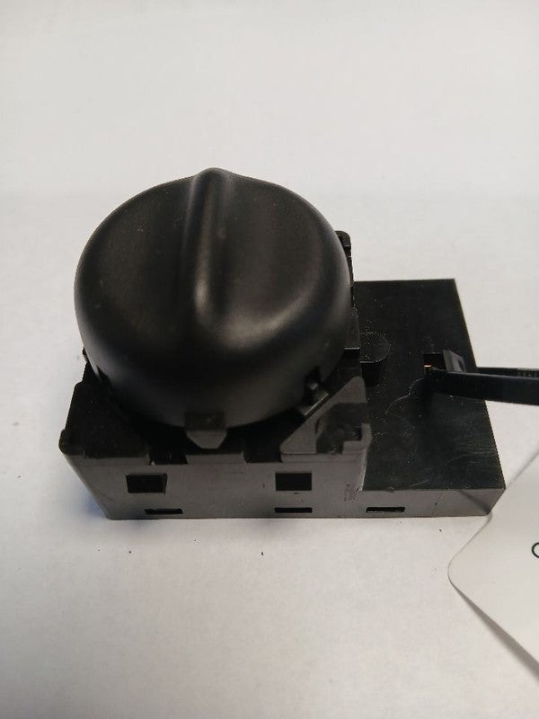 Chevy Trailblazer Driver Left Side Seat Lumbar Switch {84445926} 2023 