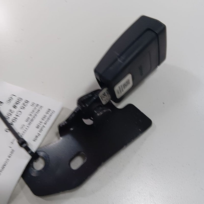 Jeep Compass Seat Belt Buckle Latch Right Passenger Rear Back  2018 2019 2020 20
