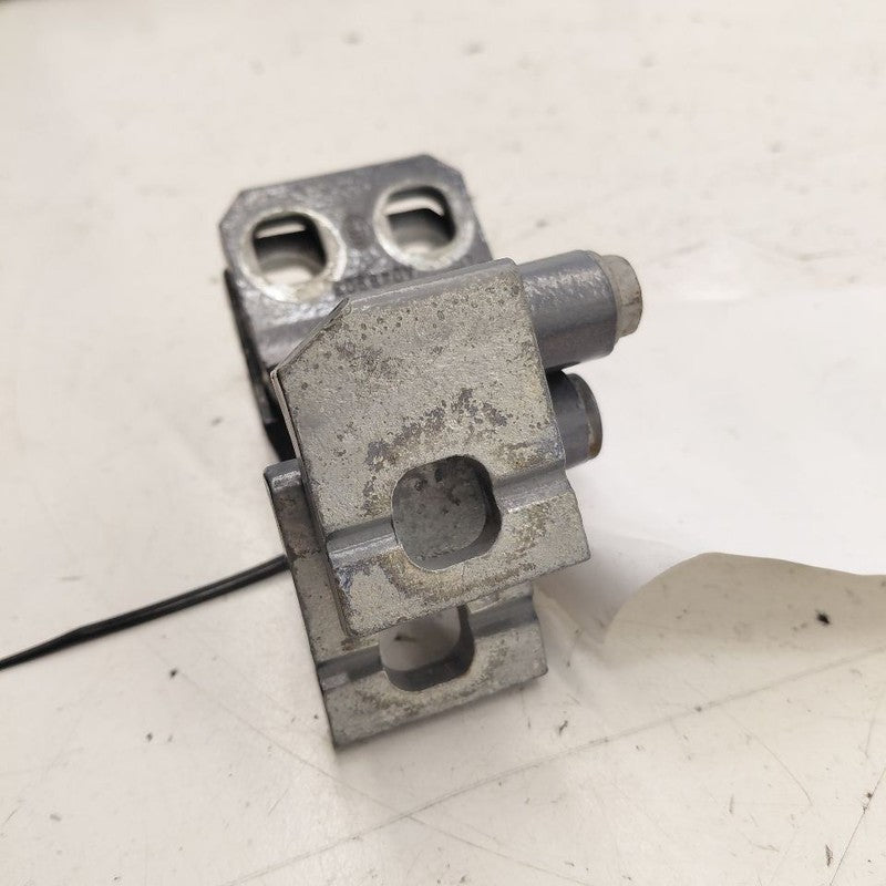 Alfa Romeo Stelvio Door Hinge Set Right Front Passenger  2018 2019 202