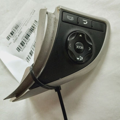 Mitsubishi Outlander   Steering Wheel Phone Radio Control Switch {8616