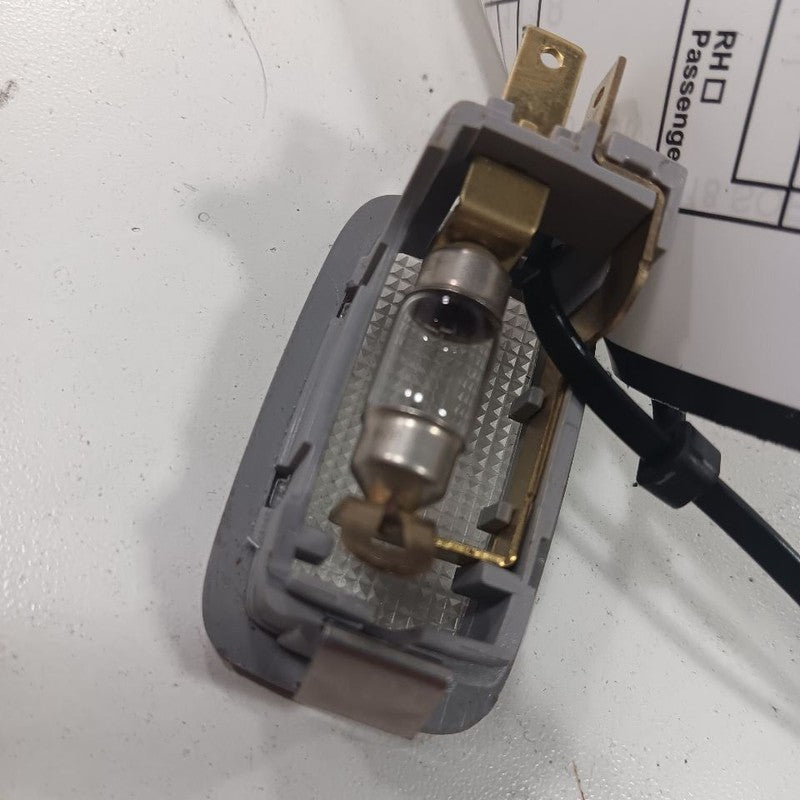 Kia Sorento Dome Light Roof Lamp  2018 2017 2016 OEM