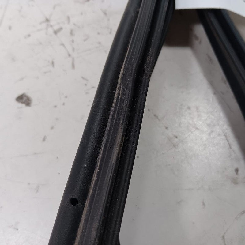 Kia Optima Cowl Vent Panel Hood Rubber Seal  2018 2017 2016