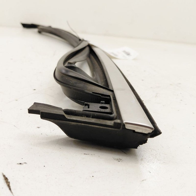 Buick Encore GX Door Glass Window Seal Rubber Left Driver Front  2020 