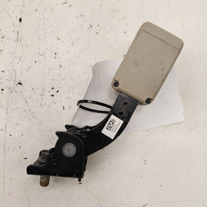Honda CR-V Seat Belt Buckle Latch Right Passenger Rear Back  2019 2018