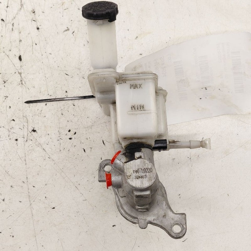 Brake Master Cylinder Fits 12-19 Nissan Versa
