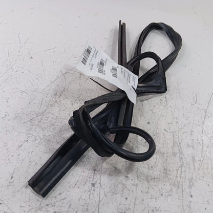 Kia Forte Door Glass Window Seal Rubber Left Rear Back  2015 2016 2017 20