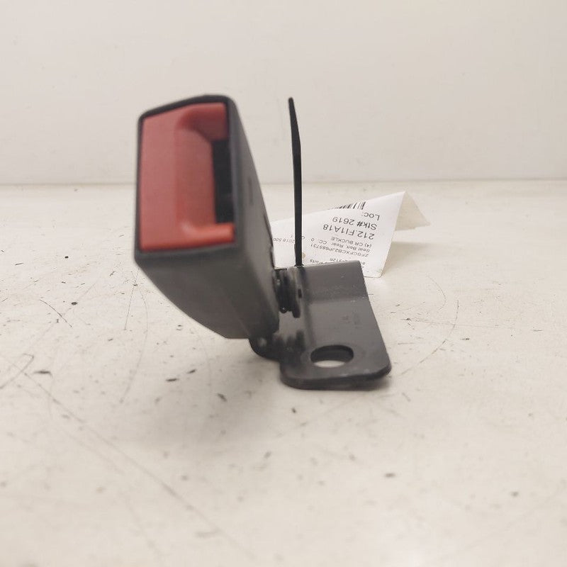 2018 Fiat 500 X Model Center Rear Back Seat Belt Buckle Latch