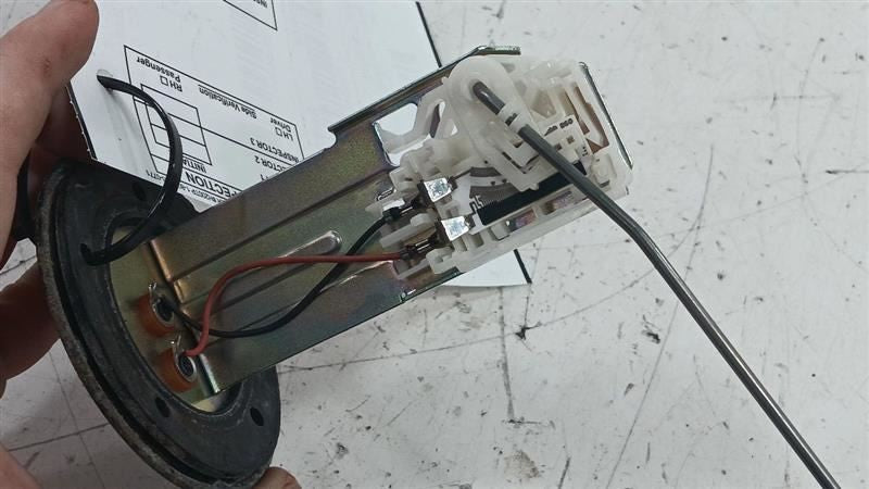 Lexus LS460 Fuel Gas Tank Sending Unit  2007 2008 2009 OEM