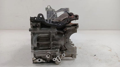 Engine Cylinder Block Right Gasoline Fits 18-19 XV CROSSTREK OEM