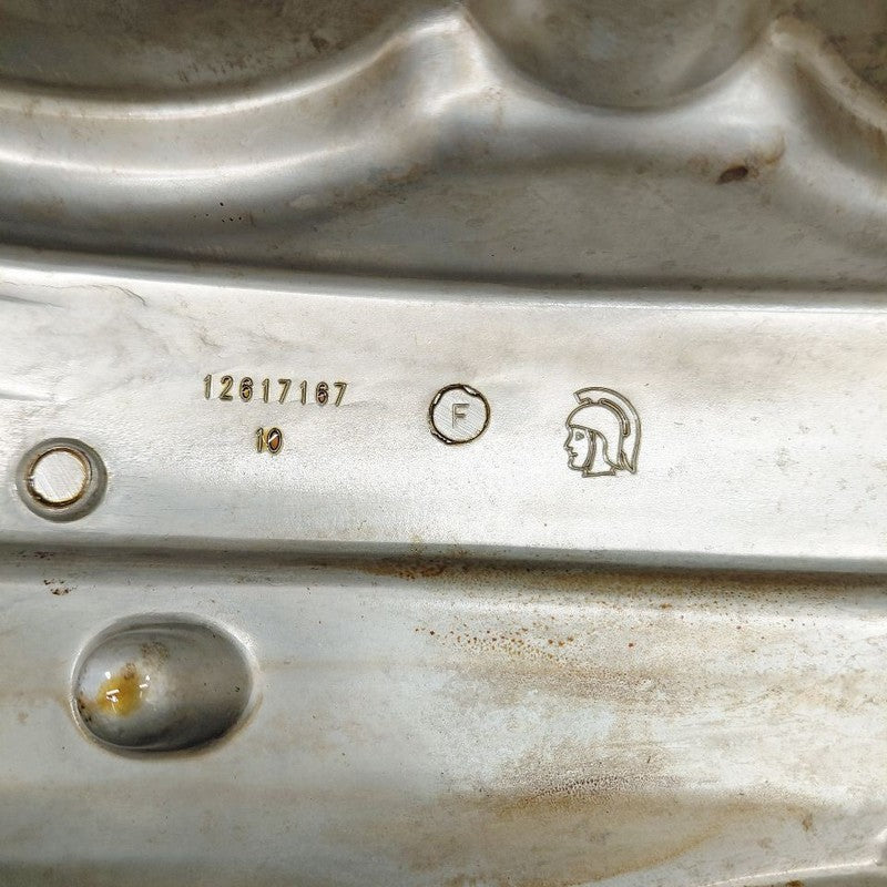 Cadillac XTS Passenger Right Side Engine Cylinder Head Valve Cover  20