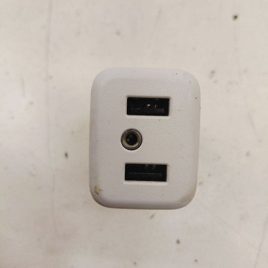 Cadillac XTS USB Plug In Hub Port      2016 2017 2018