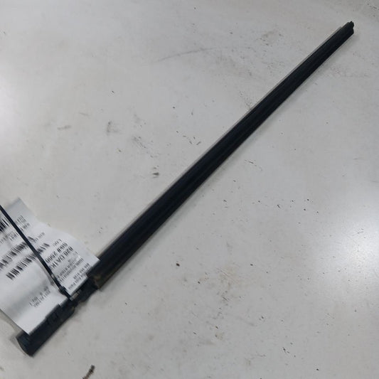Nissan Altima Door Glass Window Weather Strip Trim Front Right Passenger 2023 20