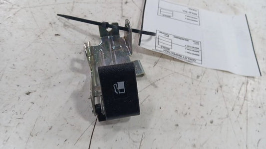 Acura RDX Fuel Door Switch Gas Cap Cover Lid Release Button Control  2016 2017 2